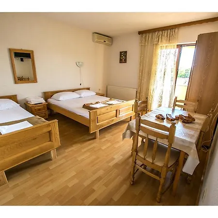 Apartment Kika *